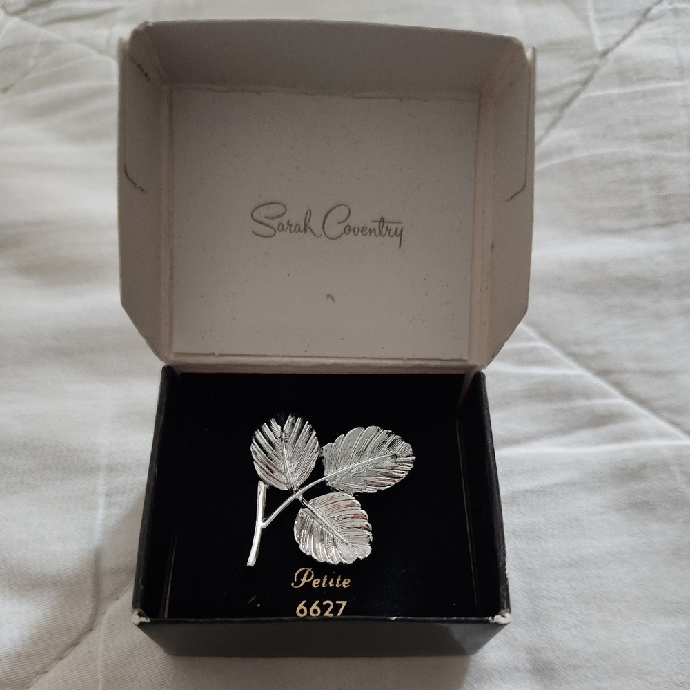 Sarah Coventry Silver tone Triple Leaf Pin, Brooch, Vintage